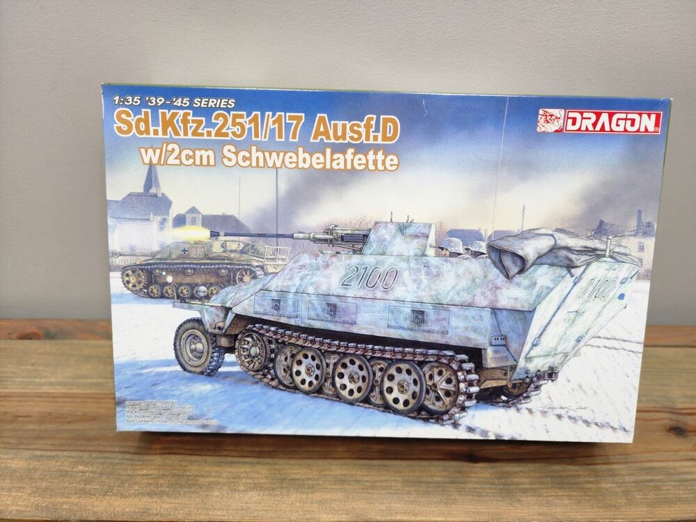 Dragon Models 6292 1/35 Sd.Kfz.251 Ausf.D w/2cm Schwebelafette